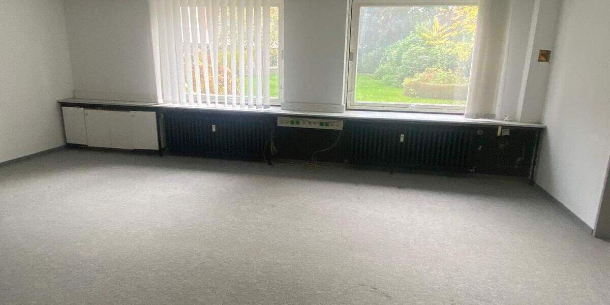 BESTE LAGE - VIELE RÄUME - VIELE MÖGLICKEITEN - RUHIG IM UNTERGESCHOSS zimmer