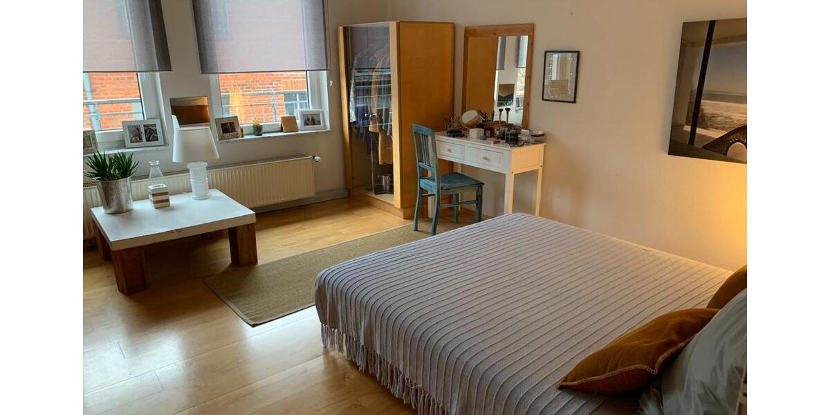 Einfamilienhaus Langenhagen - 8 Zimmer, 315 m&sup2;, 2.890&euro; | Angebot:24646854