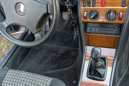 Mercedes 230