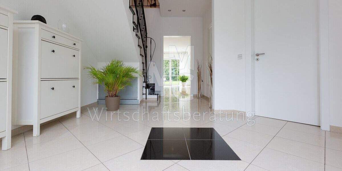 Einfamilienhaus Isernhagen / Altwarmbüchen Altwarmbüchen - 7 Zimmer, 319 m&sup2;, 1.245.000&euro; | Angebot:25475414