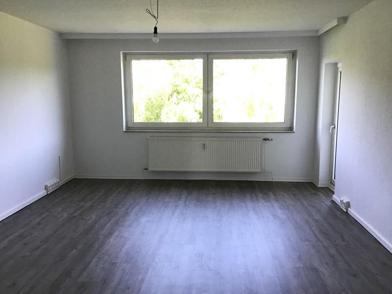 Moderne und großzügig aufgeteilte Wohnung mit Balkon zimmer
