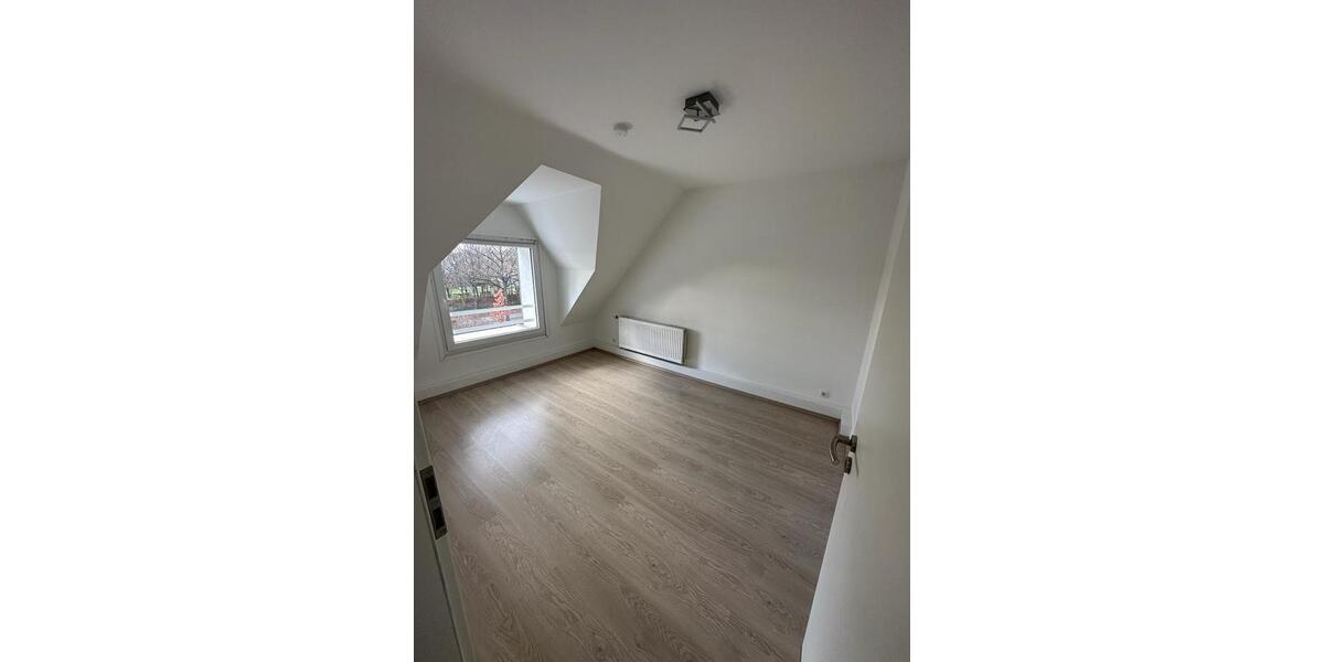 Mehrfamilienhaus, Wohnhaus Hannover Ahlem-Badenstedt-Davenstedt - 8 Zimmer, 178 m&sup2;, 589.000&euro; | Angebot:27231450
