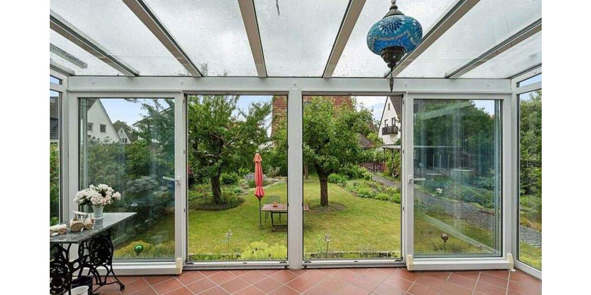 Freistehendes Einfamilienhaus - massiv gebaut und liebevoll gepflegt mit Traumgarten 4 zimmer