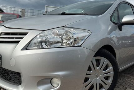 Toyota Auris 218.400 km 3.990 &euro; Hildesheim 31137