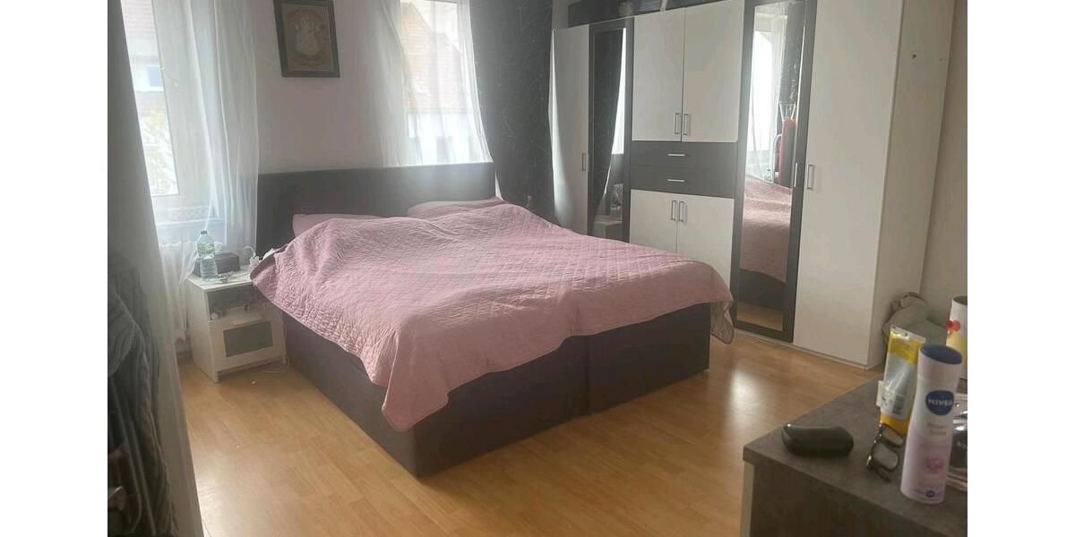Etagenwohnung Hildesheim - 4 Zimmer, 117 m&sup2;, 1.350&euro; | Angebot:26421247