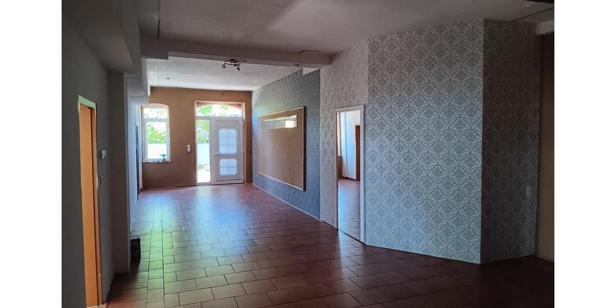 Erdgeschoßwohnung Neustadt am Rübenberge - 5 Zimmer, 160 m&sup2;, 990&euro; | Angebot:26646456