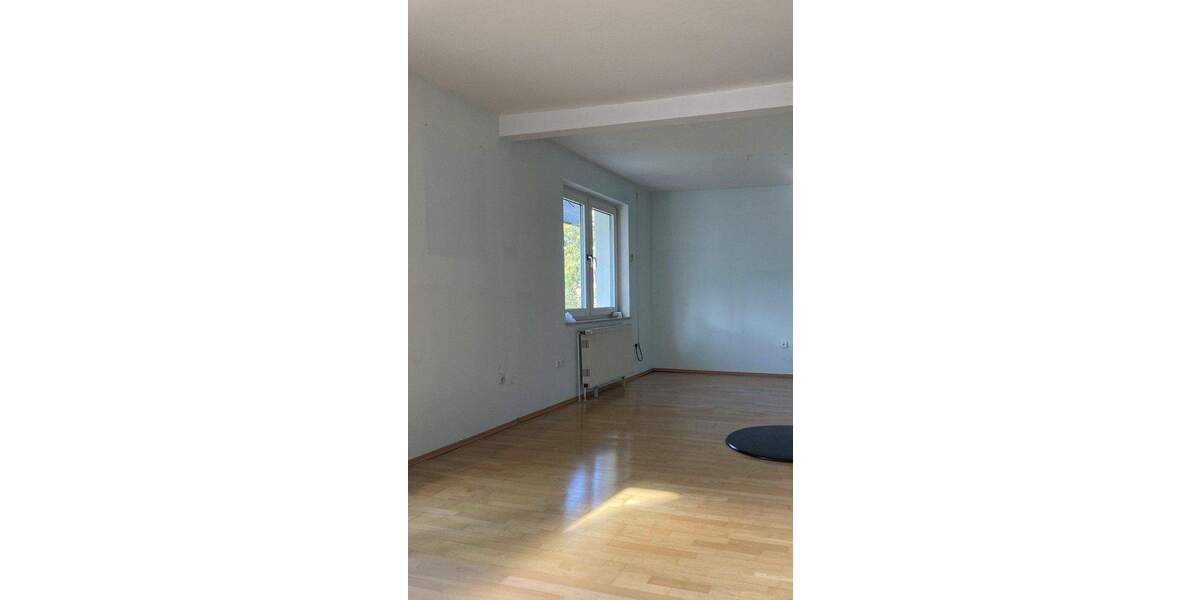 Freistehendes Einfamilienhaus - massiv gebaut und liebevoll gepflegt mit Traumgarten 4 zimmer