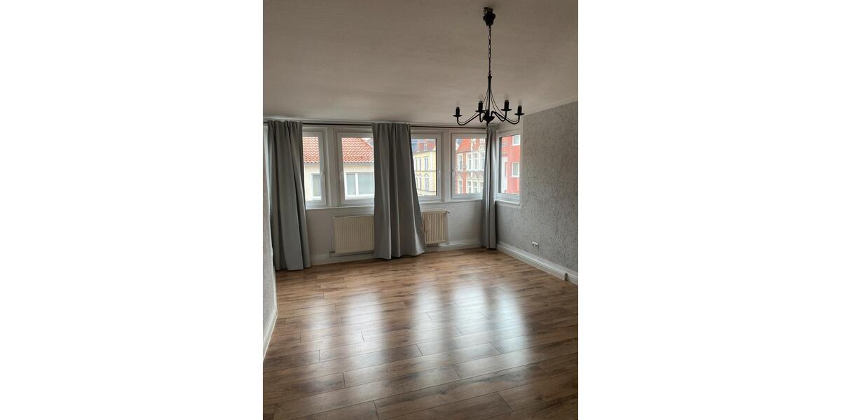 Dachgeschoßwohnung Hannover Vahrenwald-List - 3 Zimmer, 80 m&sup2;, 1.200&euro; | Angebot:27605777