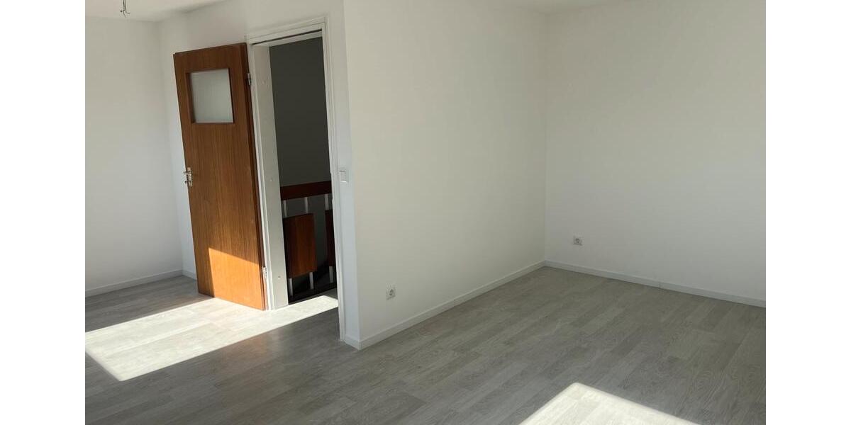 Reihenhaus Hannover Döhren-Wülfel - 5.5 Zimmer, 131 m&sup2;, 1.900&euro; | Angebot:27607864