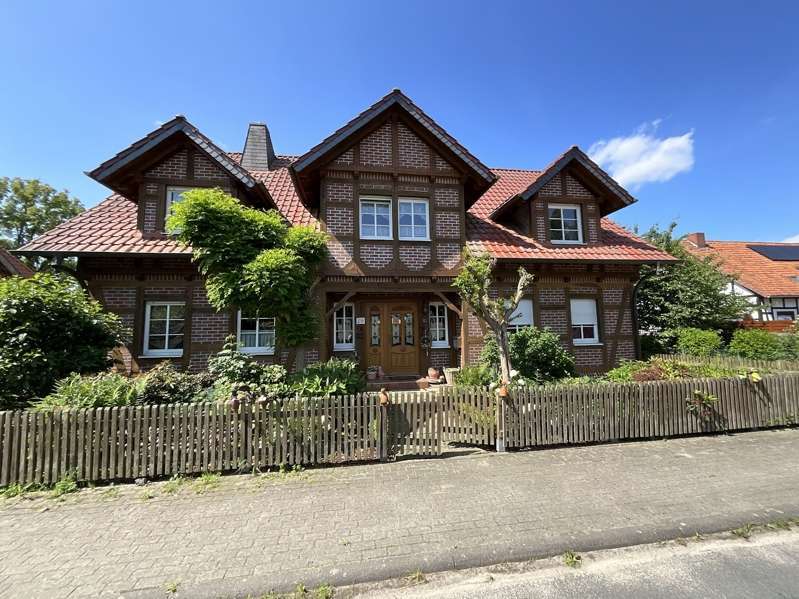 Haus zum Kaufen in Edemissen 740.000 € 230 m²