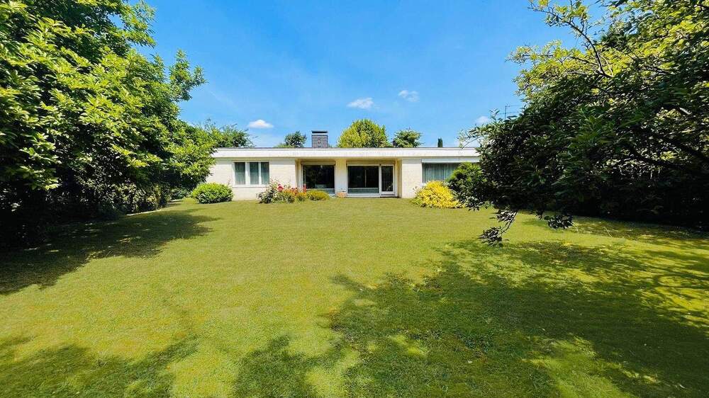 Hannover (Herrenhausen): Denkmal, wie es werden wird. 4 zimmer