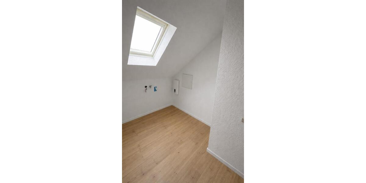 Dachgeschoßwohnung Pattensen - 3.5 Zimmer, 89 m&sup2;, 1.065&euro; | Angebot:26349682