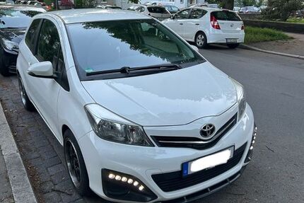 Toyota Yaris 99.000 km 6.200 &euro; Hannover 30655