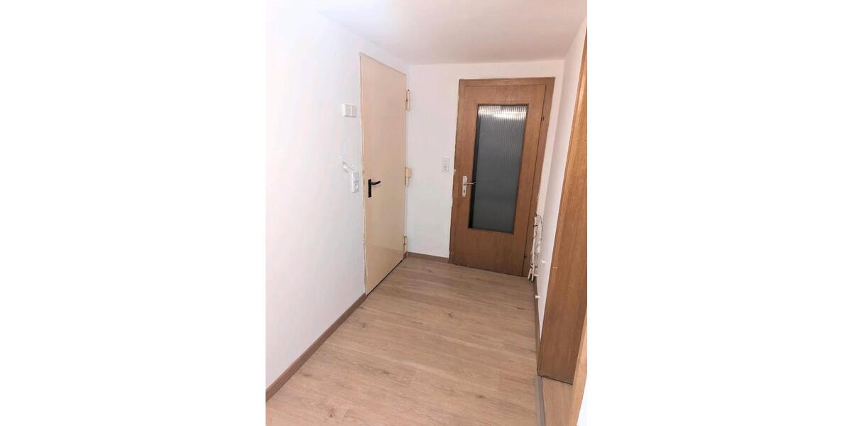 Etagenwohnung Burgdorf - 2 Zimmer, 75 m&sup2;, 690&euro; | Angebot:26518179