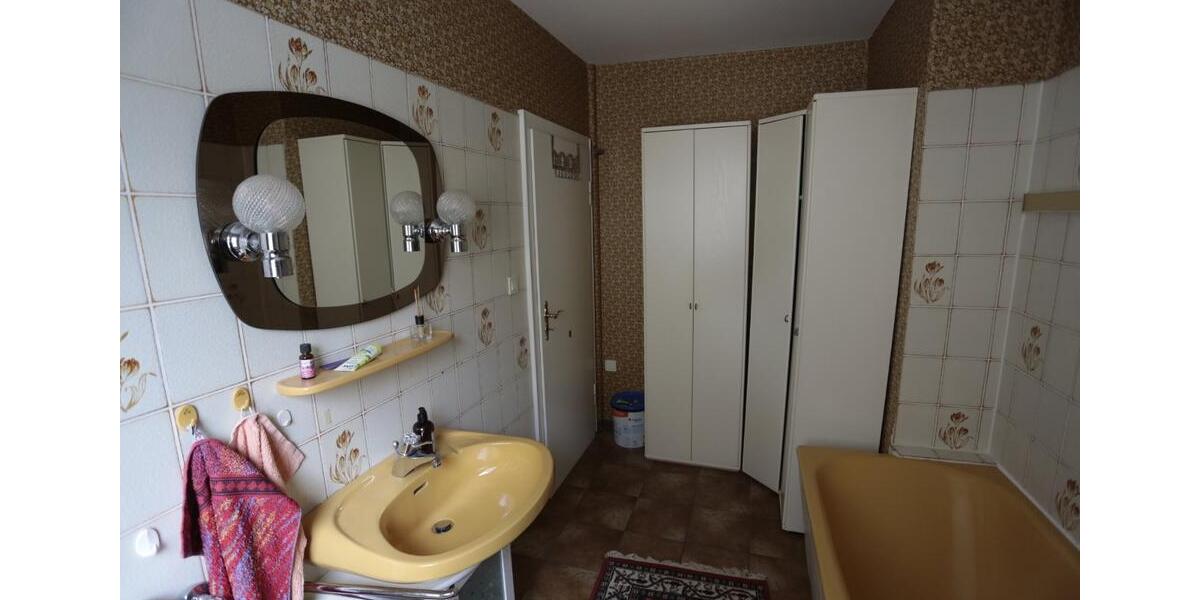 Etagenwohnung Hildesheim Himmelsthür - 4 Zimmer, 100 m&sup2;, 1.200&euro; | Angebot:25085218