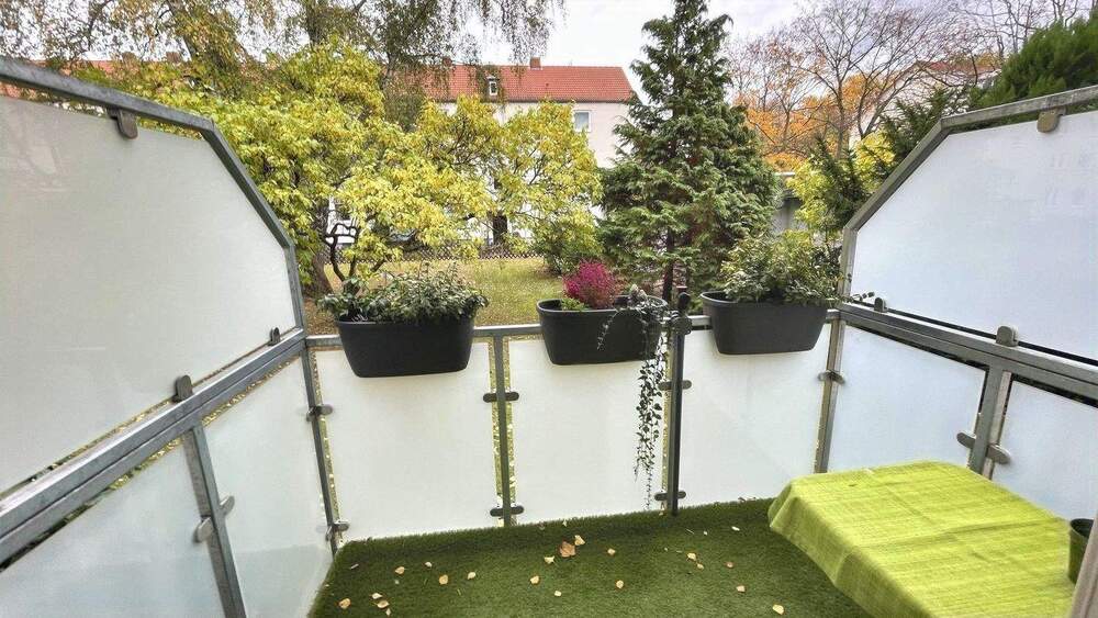 Lage, Lage, Lage: 3,5-Zimmer, voll sanierte Wohnung in Döhren - 2 Bäder, 2 Balkone, Hochparterre, direkt einziehen 3 zimmer