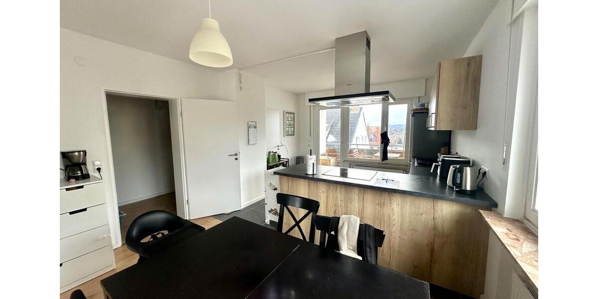 Wohnen mit Komfort: Sanierte 4-Zimmer-Wohnung in toller Lage - 