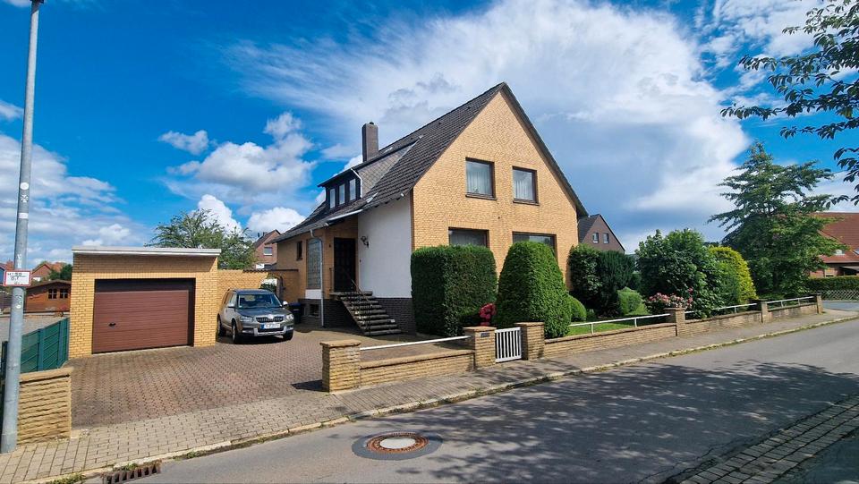 Freistehendes Einfamilienhaus mit Garage und Garten 2 zimmer