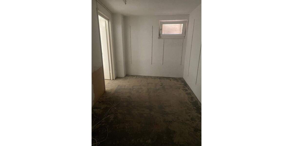 BESTE LAGE - VIELE RÄUME - VIELE MÖGLICKEITEN - RUHIG IM UNTERGESCHOSS zimmer