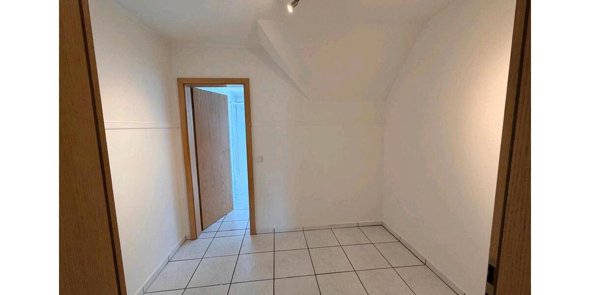 Etagenwohnung Burgwedel - 3 Zimmer, 105 m&sup2;, 980&euro; | Angebot:26137759