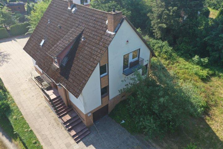Einfamilienhaus Burgwedel - 7 Zimmer, 200 m&sup2;, 780.000&euro; | Angebot:27030022