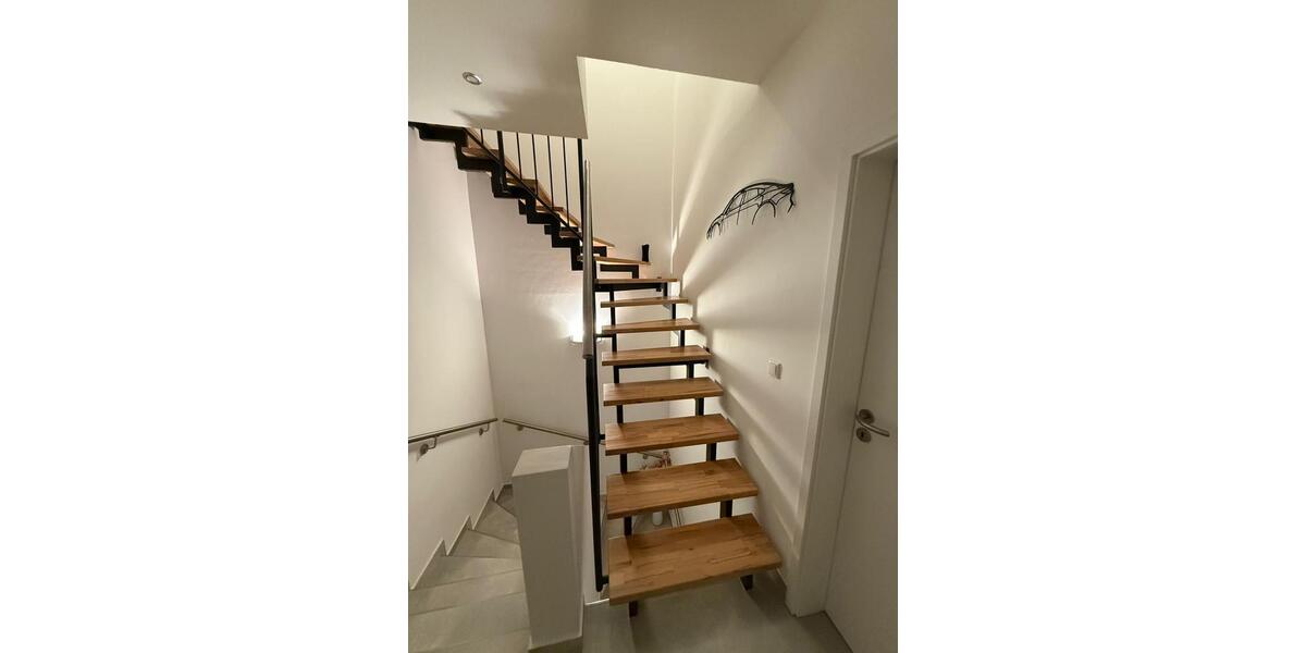 Doppelhaushälfte Lehrte - 7 Zimmer, 188 m&sup2;, 2.260&euro; | Angebot:26122505