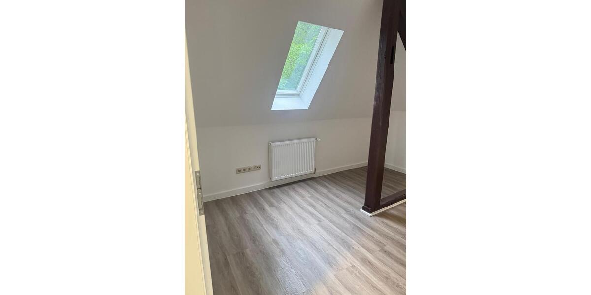 Dachgeschoßwohnung Langenhagen Brink - 3 Zimmer, 68 m&sup2;, 860&euro; | Angebot:26676477