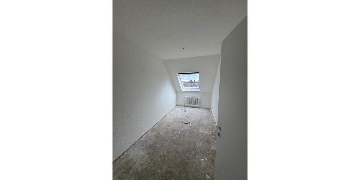 Dachgeschoßwohnung Lehrte - 3 Zimmer, 75 m&sup2;, 812&euro; | Angebot:25547945