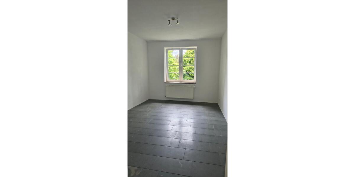Etagenwohnung Hildesheim Himmelsthür - 6.5 Zimmer, 224 m&sup2;, 248.000&euro; | Angebot:27226411