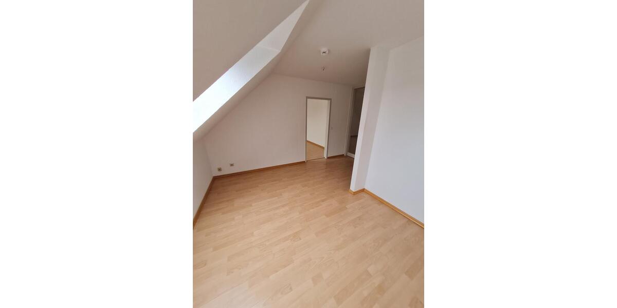Etagenwohnung Hannover Linden-Limmer - 2 Zimmer, 77 m&sup2;, 663&euro; | Angebot:26349693