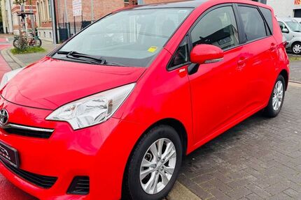 Toyota Verso-S 182.000 km 5.800 &euro; Hannover 30455