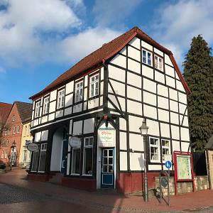 AUSBAUEN. WOHNEN. KASSIEREN. 5 zimmer