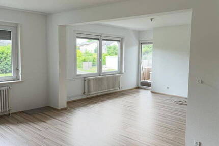 Erstbezug nach Sanierung: 3-Zimmer Wohnung mit Garage in Bad Münder