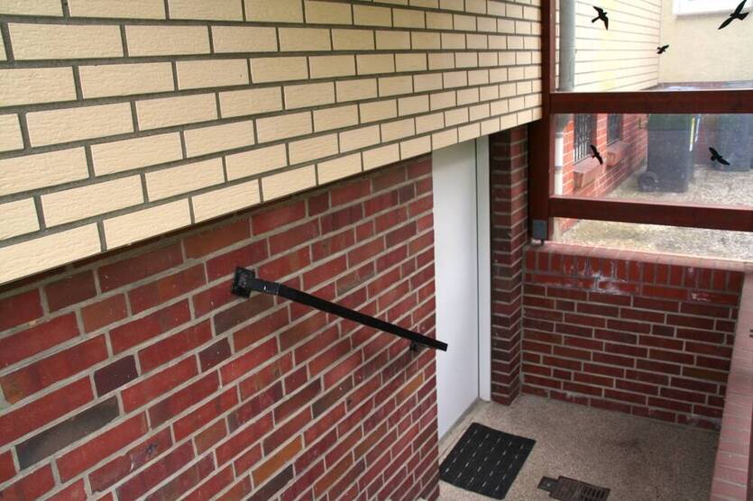 Provisionsfrei für den Käufer....!!! Zweifamilienhaus nebst großer Garage in ruhiger Lage ..... !!! 8 zimmer