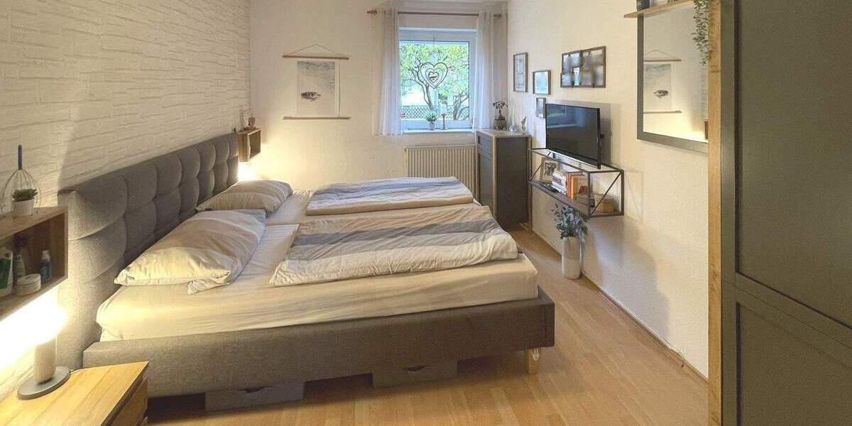 Lage, Lage, Lage: 3,5-Zimmer, voll sanierte Wohnung in Döhren - 2 Bäder, 2 Balkone, Hochparterre, direkt einziehen 3 zimmer