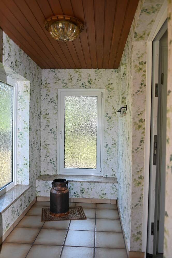 Provisionsfrei für den Käufer....!!! Zweifamilienhaus nebst großer Garage in ruhiger Lage ..... !!! 8 zimmer