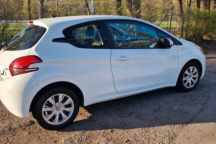 Peugeot 208 58.000 km 7.800 &euro; Hannover 30419