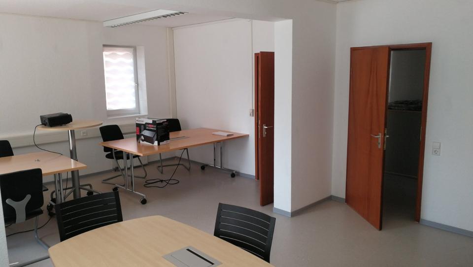 138 m² Büro Hannover Isernhagen Altwarmbüchen Zeppelinstr.12 zimmer