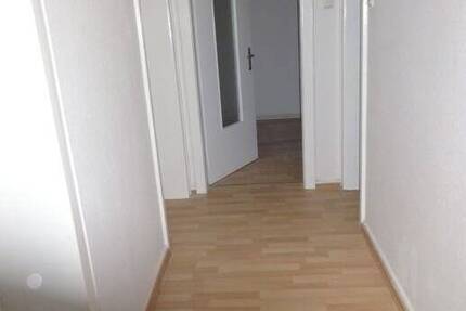 Wohnung Hildesheim Ost - 3 Zimmer, 70 m&sup2;, 590&euro; | Angebot:25740709