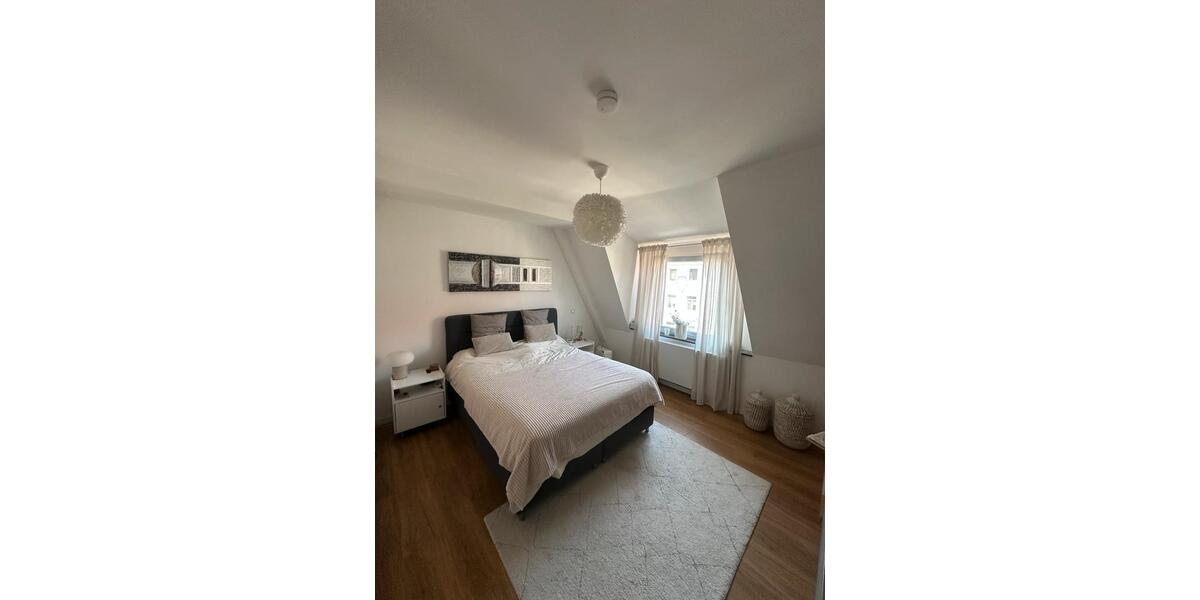 Dachgeschoßwohnung Hannover Vahrenwald-List - 7 Zimmer, 105 m&sup2;, 1.800&euro; | Angebot:27630855