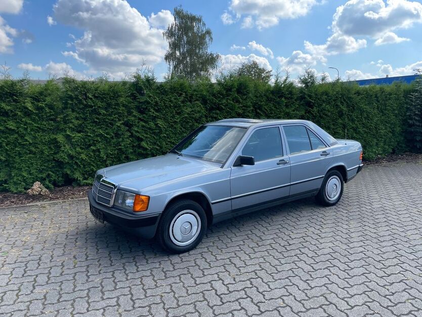 Mercedes-Benz 190 77.200 km 7.900 € Peine 31224