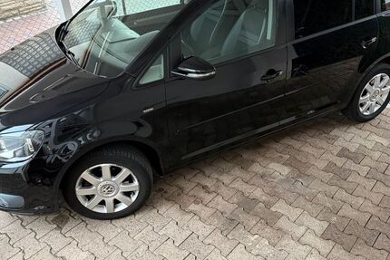 VW Touran 131.000 km 8.100 &euro; Lauenau 31867