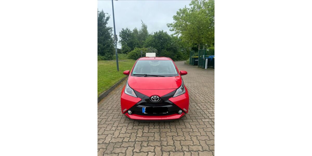 Toyota Aygo (X) 75.900 km 8.800 &euro; Ronnenberg 30952