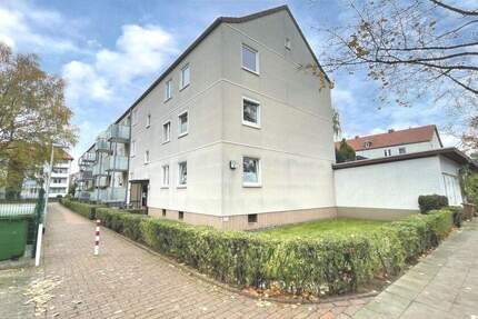 Lage, Lage, Lage: 3,5-Zimmer, voll sanierte Wohnung in Döhren - 2 Bäder, 2 Balkone, Hochparterre, direkt einziehen 3 zimmer