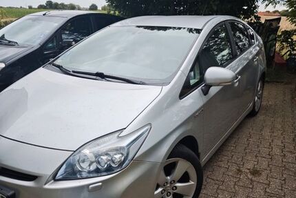Toyota Prius 172.000 km 7.900 € Hannover 30453