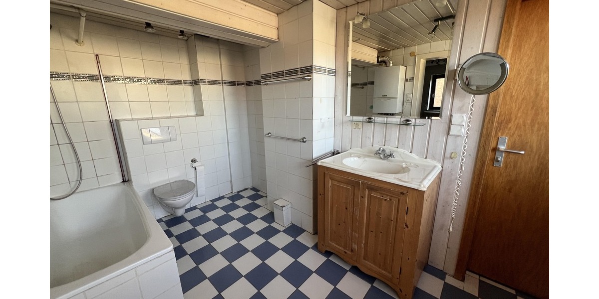 Großzügiges Wohnhaus mit Traumgarten 11 zimmer