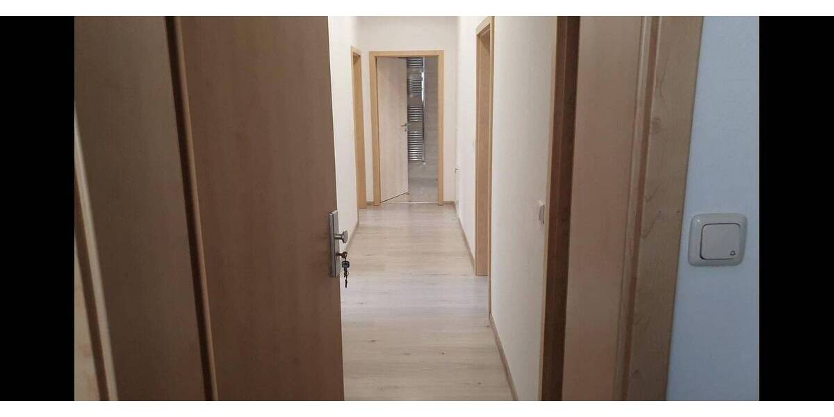 Etagenwohnung Lehrte - 2 Zimmer, 86 m&sup2;, 999&euro; | Angebot:26442298
