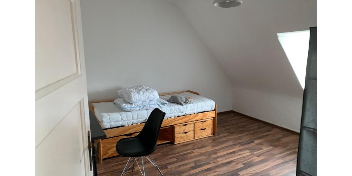 Dachgeschoßwohnung Hannover Herrenhausen-Stöcken - 3 Zimmer, 56 m&sup2;, 880&euro; | Angebot:25505802