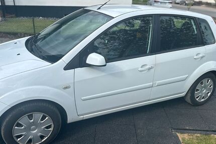 Ford Fiesta 220.371 km 1.200 € Coppenbrügge 31863