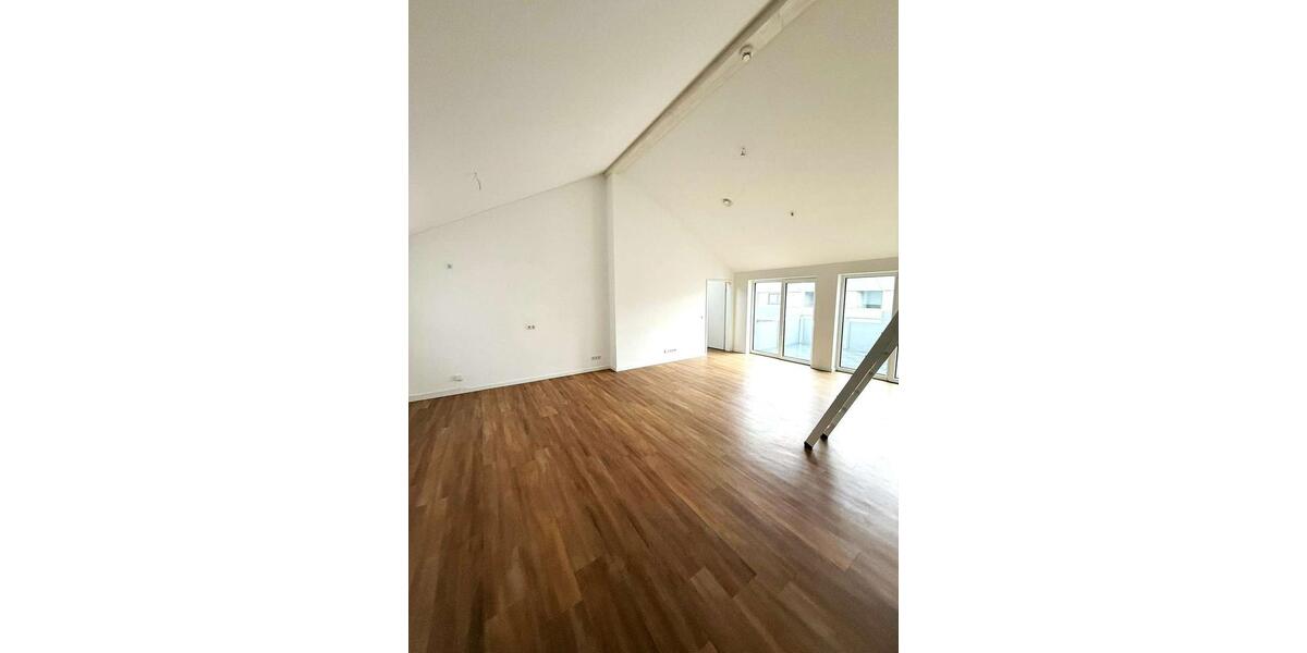 Dachgeschoßwohnung Sehnde - 3 Zimmer, 83 m&sup2;, 930&euro; | Angebot:25363800